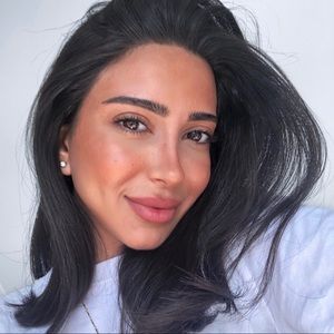 Meet your Posher, Nadine